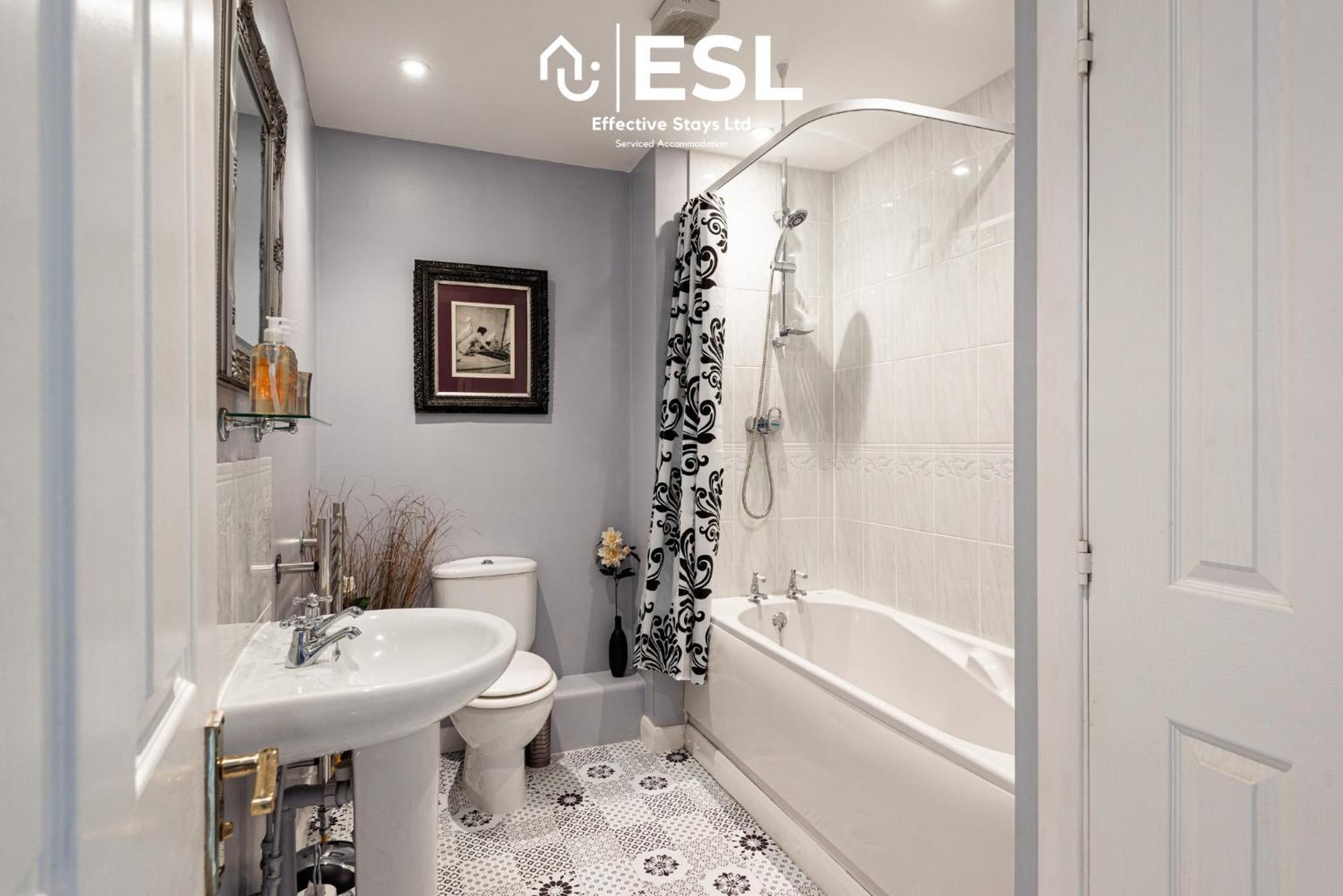 4 Bedroom Townhouse 10Mins Walk From Shrewsbury Town Centre With Parking Esterno foto